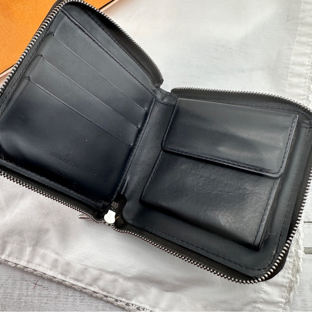 AUTHENTIC Louis Vuitton Monogram Glace Porte-Monnaie Zipper Wallet.Color: Cafe.
